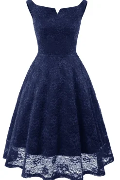 Um vestido de cocktail verde escuro bateau line
