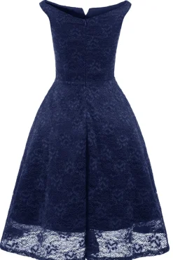 Um vestido de cocktail verde escuro bateau line
