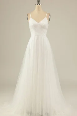 Um vestido de festa de tule de espaguete de linha