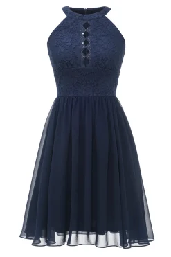Um vestido de renda da Branco de pescoço de linha