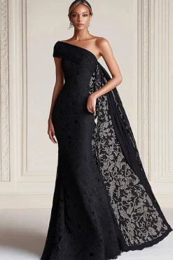 Uma bainha de ombro preto mãe do vestido de noiva com cabo de renda