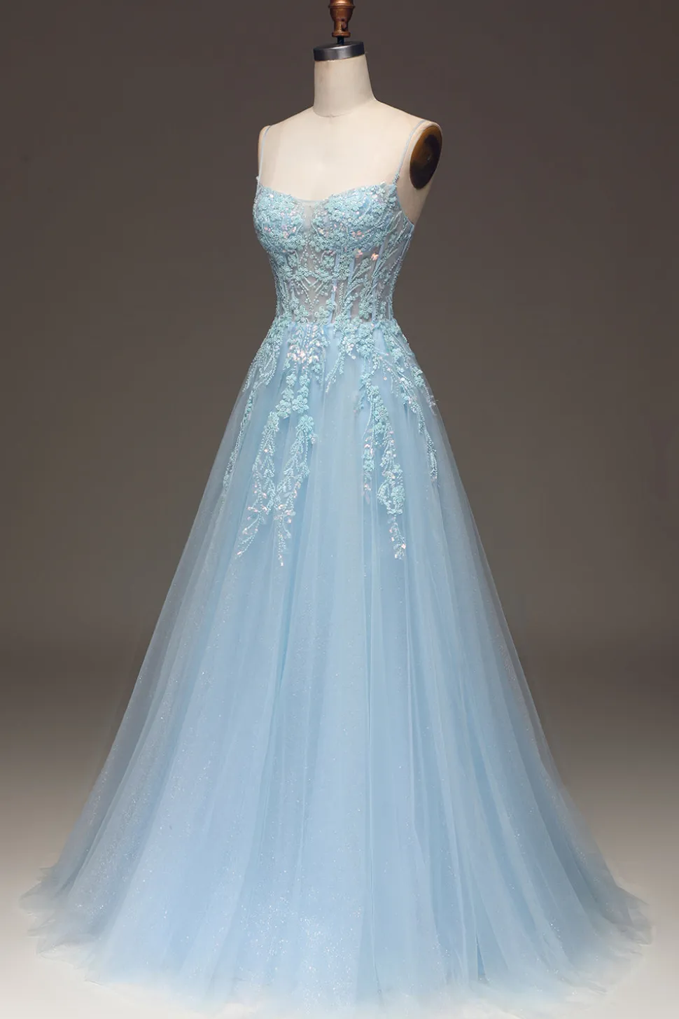 Uma linha azul claro lantejoulas espaguete alças vestido de baile com apliques