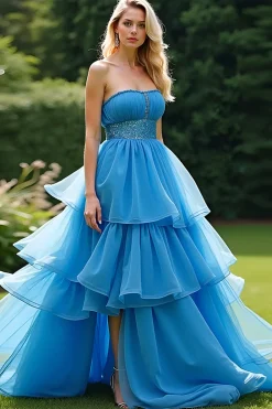 Uma linha azul sem alças babados vestido de baile de formatura