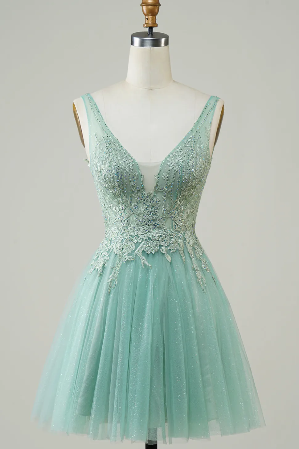 Uma linha bonito vestido verde Homecoming com apliques