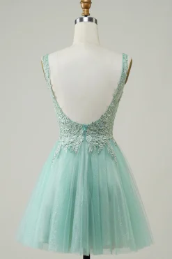 Uma linha bonito vestido verde Homecoming com apliques