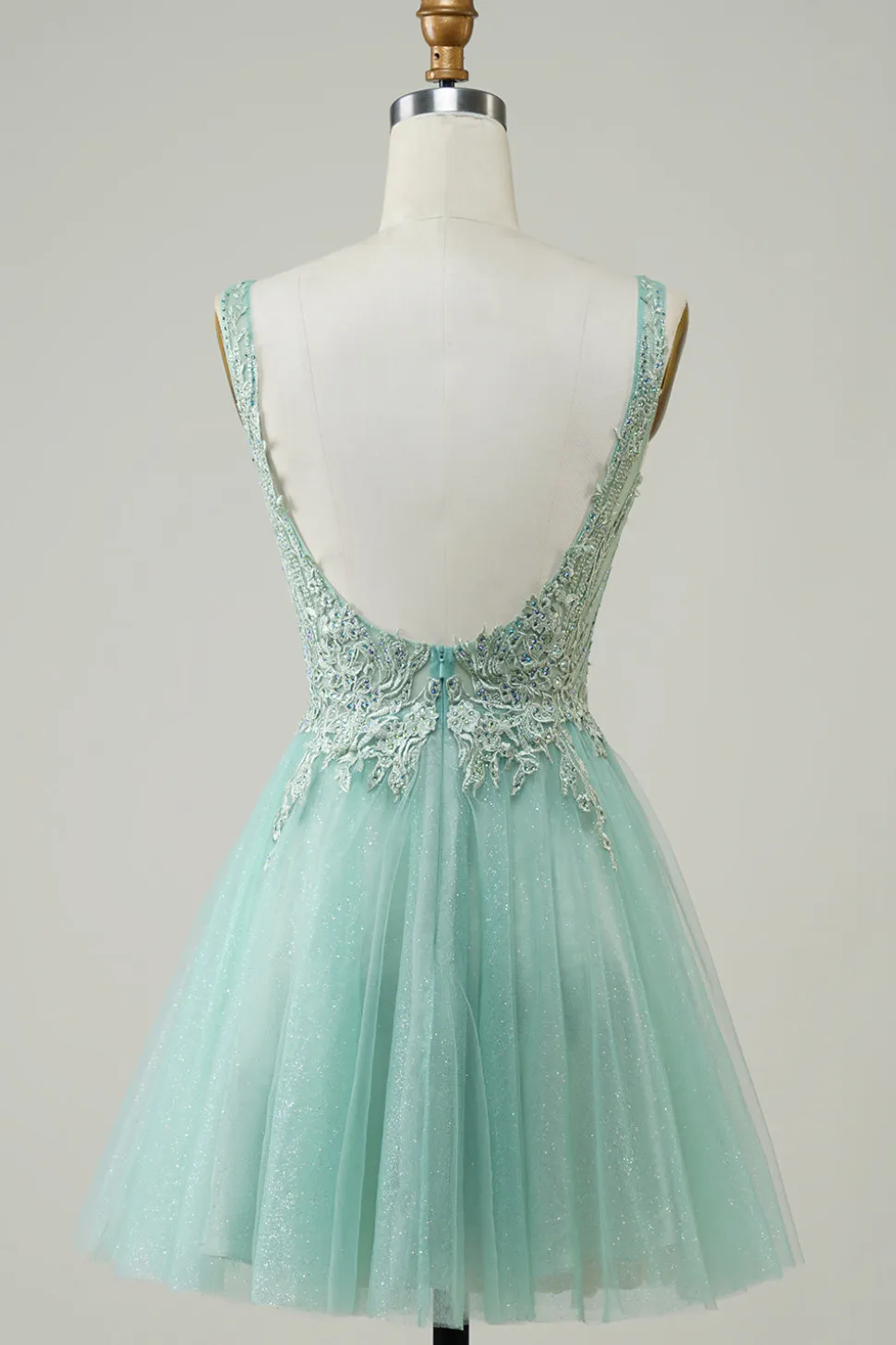 Uma linha bonito vestido verde Homecoming com apliques