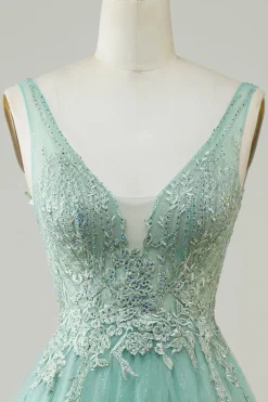Uma linha bonito vestido verde Homecoming com apliques