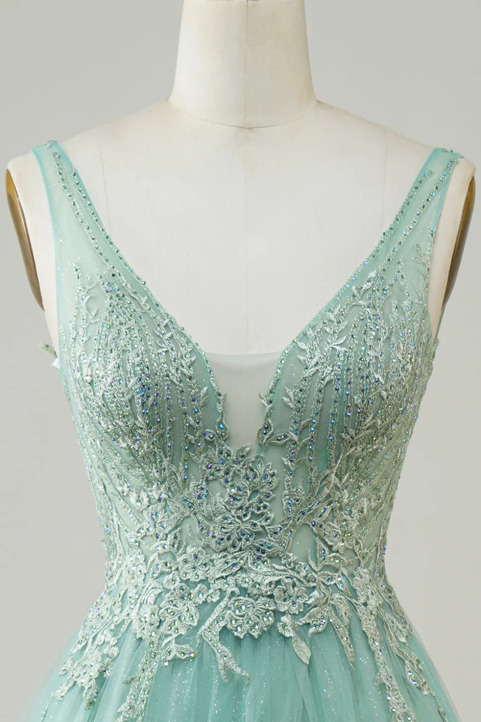 Uma linha bonito vestido verde Homecoming com apliques