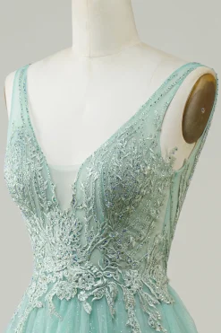 Uma linha bonito vestido verde Homecoming com apliques