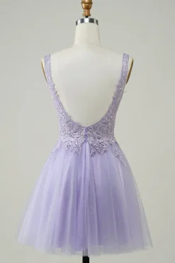 Uma linha bonito vestido verde Homecoming com apliques