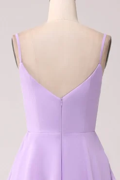 Uma linha de alças espaguete em camadas Chiffon Lilás vestido de dama de honra com fenda