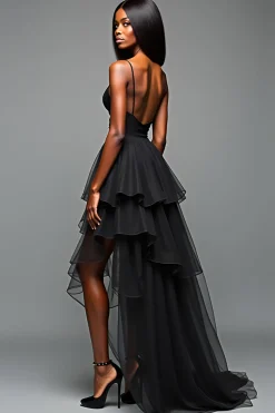 Uma linha de alças espaguete babado vestido de gravata preta com fenda