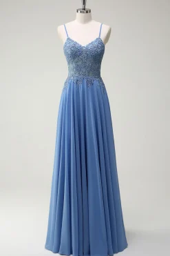 Uma linha de alças espaguete plissado longo vestido de baile com apliques
