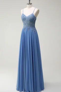 Uma linha de alças espaguete plissado longo vestido de baile com apliques