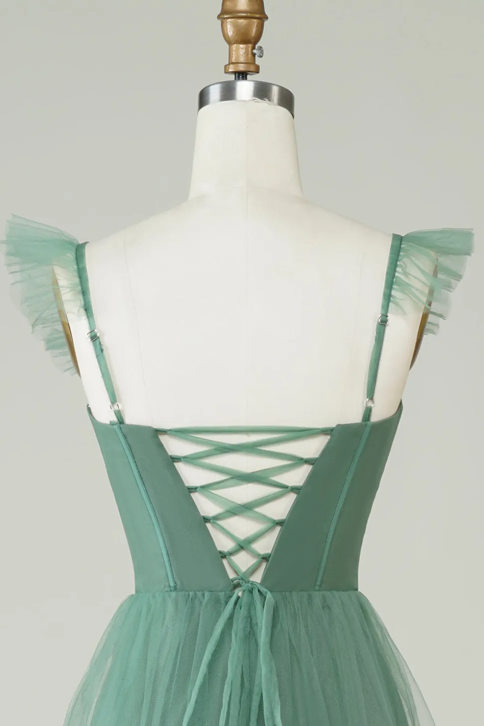 Uma linha de alças espaguete longo tule eucalipto vestido de dama de honra