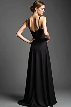 Uma linha de alças espaguete cetim vestido preto