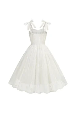 Uma linha de alças espaguete plissado branco curto vestido de cocktail