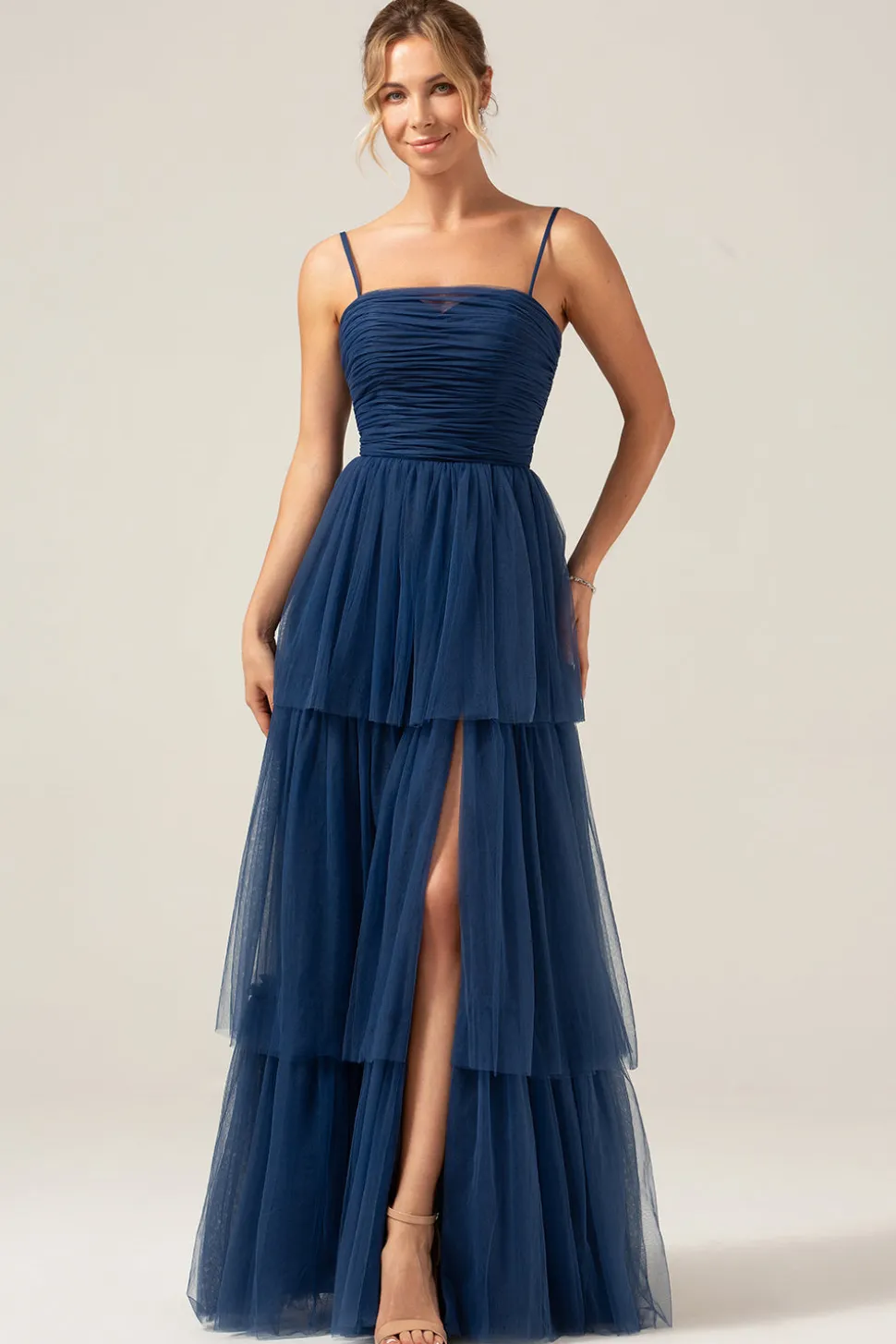 Uma linha de alças espaguete Tiered Navy Tulle plissado vestido de baile com fenda