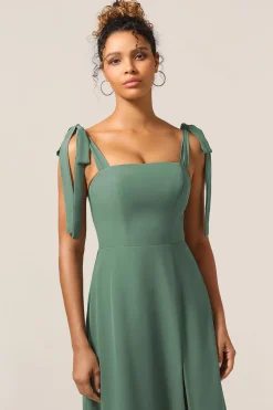 Uma linha de alças espaguete de eucalipto gravata tiras vestido de dama de honra com fenda