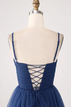 Uma linha de alças espaguete em camadas tule plissado vestido de baile com fenda