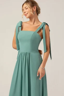 Uma linha de eucalipto Chiffon longo vestido de dama de honra com pregado