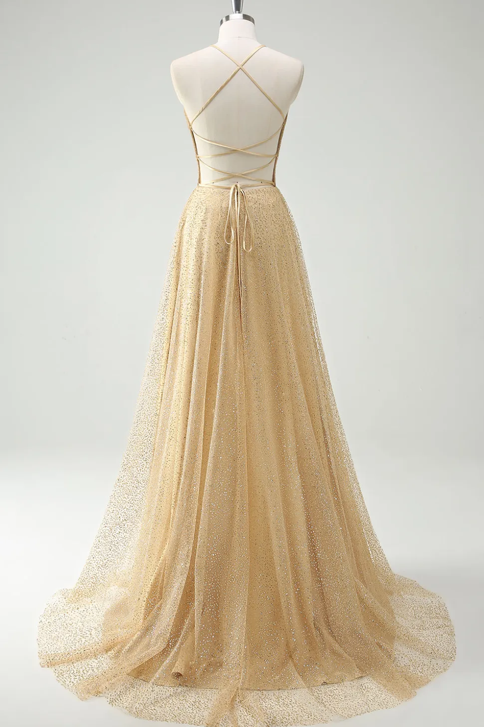 Uma linha de lantejoulas douradas espaguete alças vestido de baile com fenda