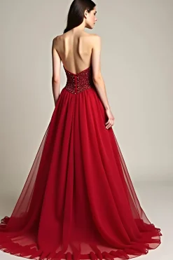 Uma linha de lantejoulas Borgonha sem alças tule longo vestido de baile