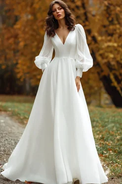 Uma linha de marfim V-neck vestido de noiva manga longa