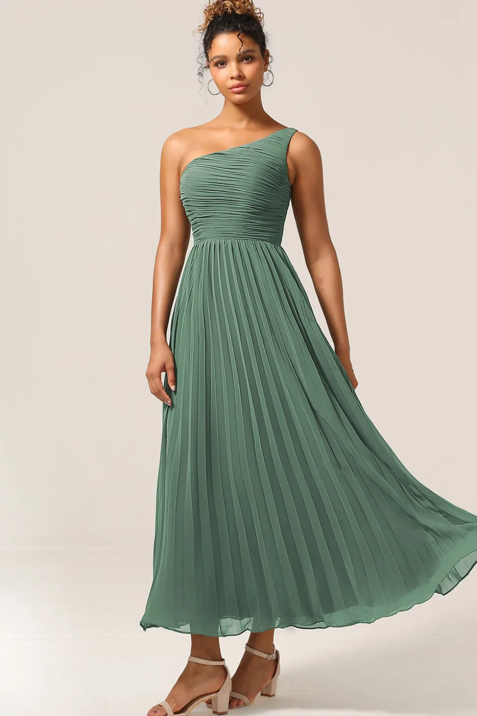 Uma linha de um ombro eucalipto longo vestido de dama de honra com Ruched