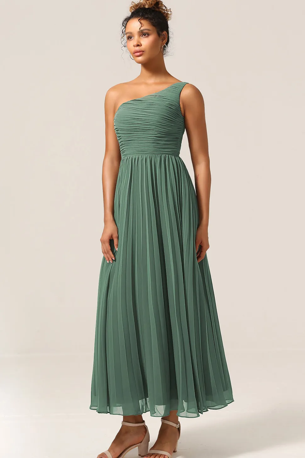 Uma linha de um ombro eucalipto longo vestido de dama de honra com Ruched