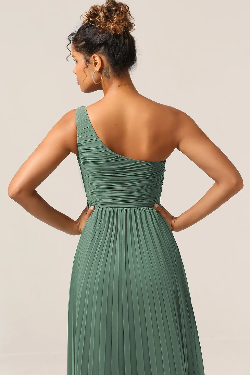 Uma linha de um ombro eucalipto longo vestido de dama de honra com Ruched