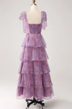 Uma linha em camadas roxo estampado chá longo vestido de baile