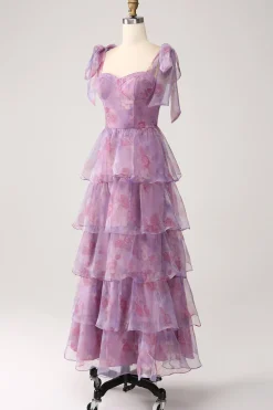 Uma linha em camadas roxo estampado chá longo vestido de baile