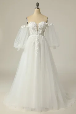 Uma linha fora do ombro marfim vestido nupcial com mangas compridas