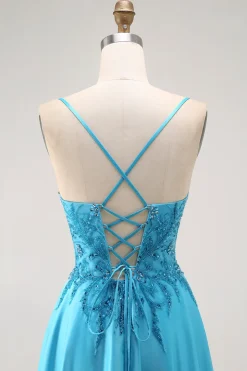 Uma linha frisada longo vestido de baile azul com apliques