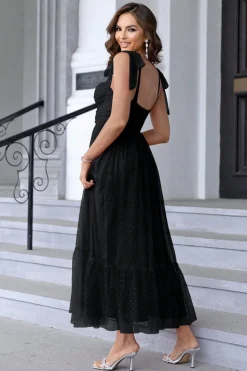 Uma linha plissada arco espaguete alças preto longo vestido de dama de honra