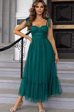 Uma linha plissada arco espaguete alças preto longo vestido de dama de honra