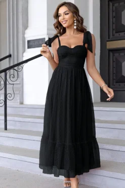 Uma linha plissada arco espaguete alças preto longo vestido de dama de honra