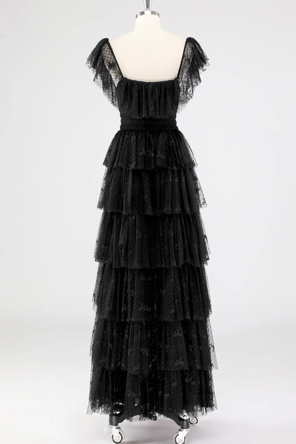 Uma linha preta pescoço quadrado vestido formal em camadas