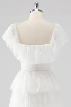 Uma linha preta pescoço quadrado vestido formal em camadas