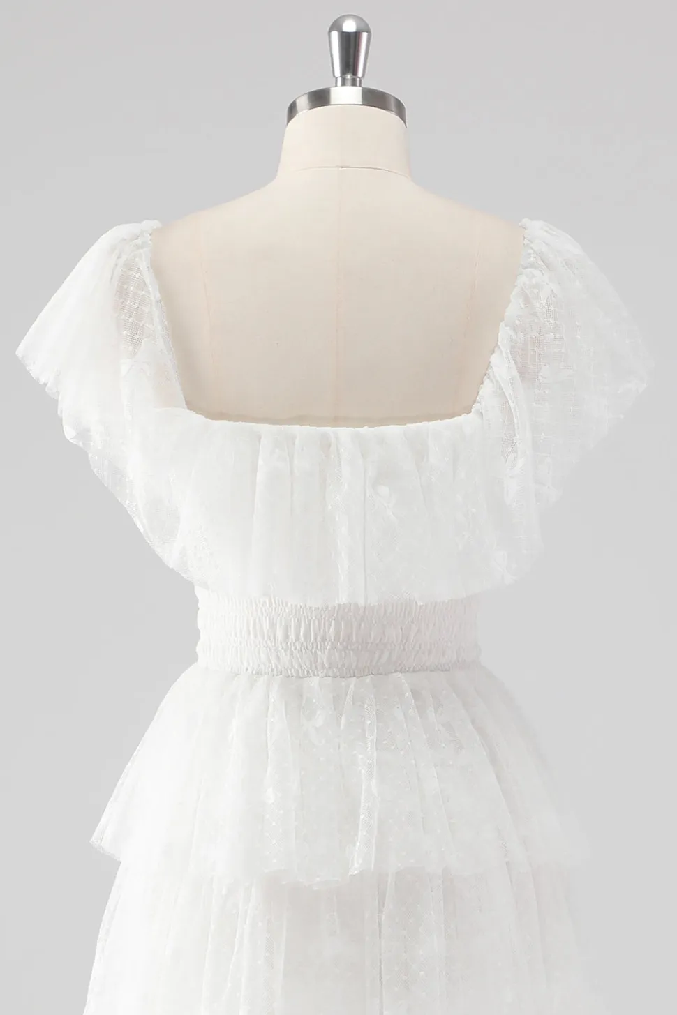 Uma linha preta pescoço quadrado vestido formal em camadas