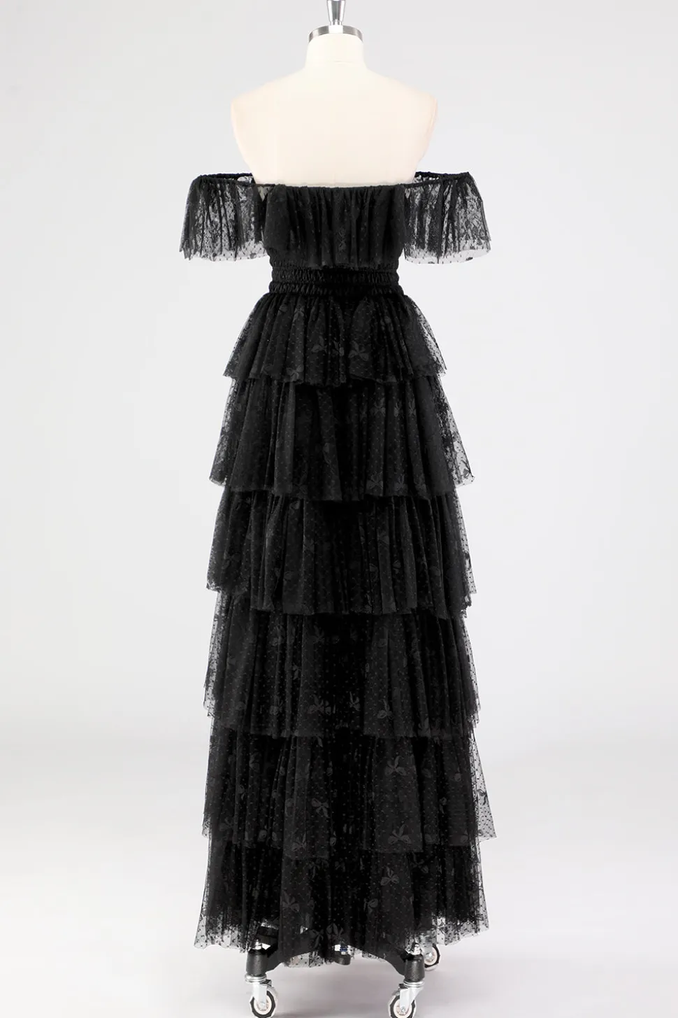 Uma linha preta pescoço quadrado vestido formal em camadas