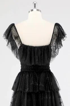 Uma linha preta pescoço quadrado vestido formal em camadas