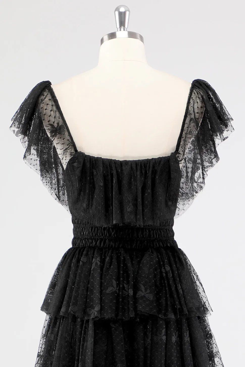 Uma linha preta pescoço quadrado vestido formal em camadas