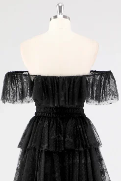 Uma linha preta pescoço quadrado vestido formal em camadas