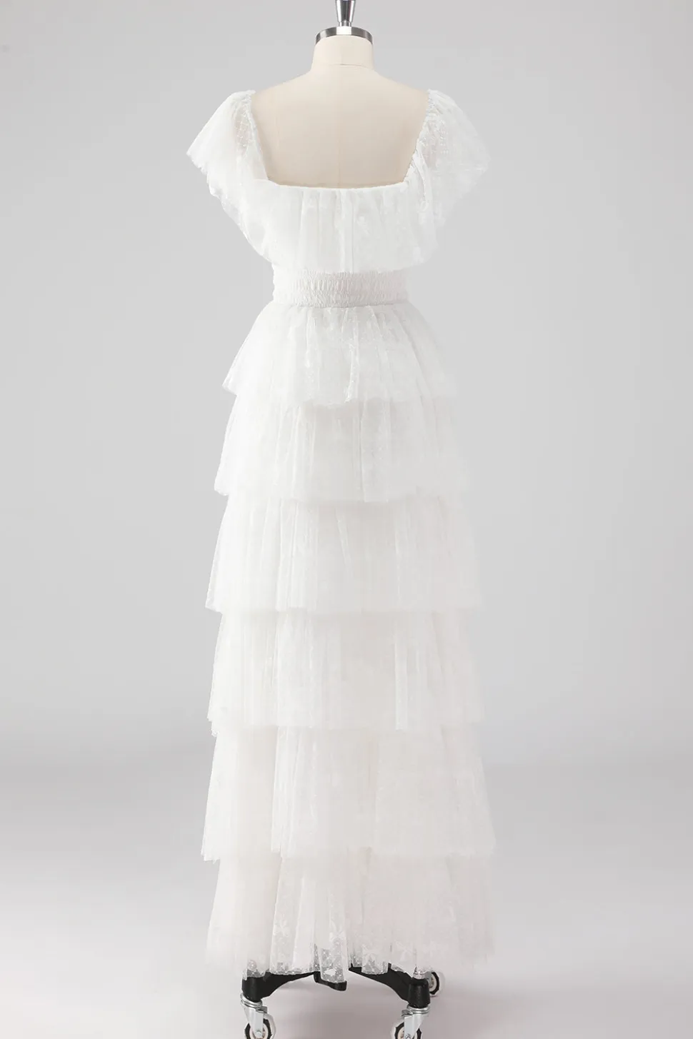 Uma linha preta pescoço quadrado vestido formal em camadas