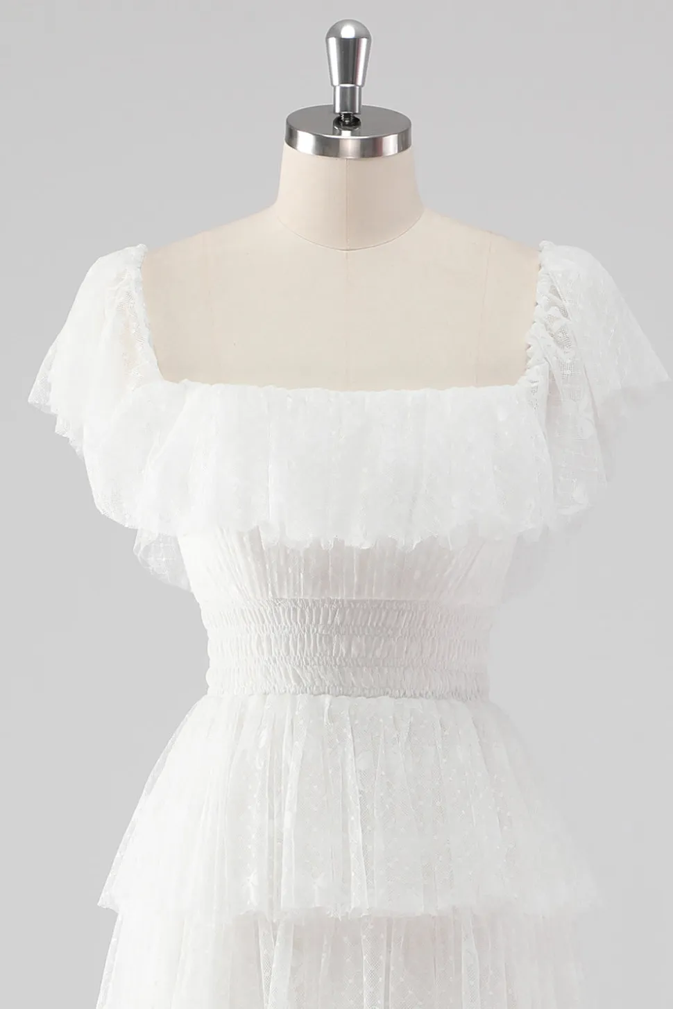 Uma linha preta pescoço quadrado vestido formal em camadas