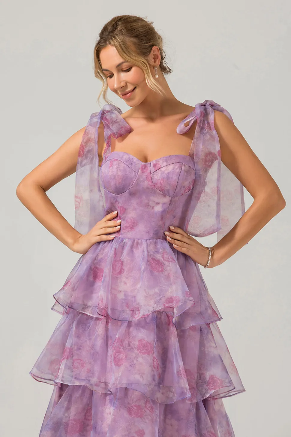 Uma linha roxa estampada Tiered Tea-Length Long Prom Dress