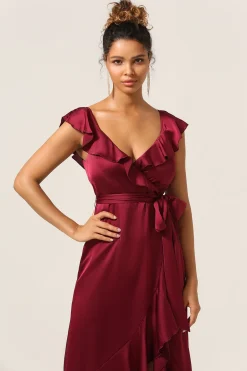 Uma linha V-Neck vestido de dama de honra Borgonha com babados