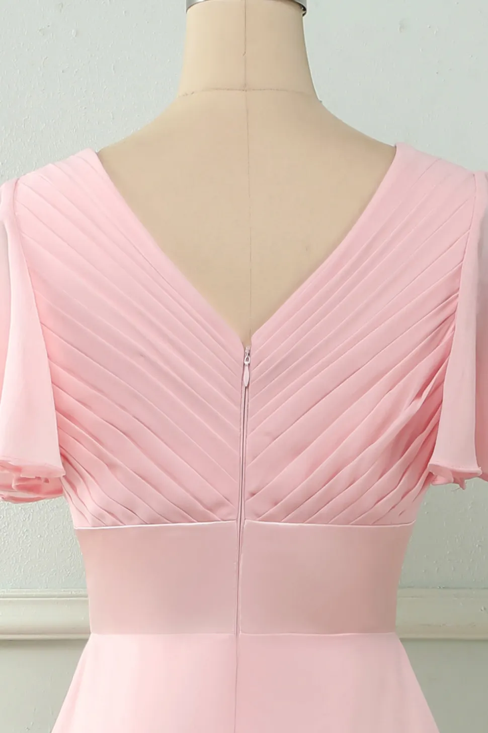 V Pescoço Rosa Dama de Honra Vestido com Ruffles